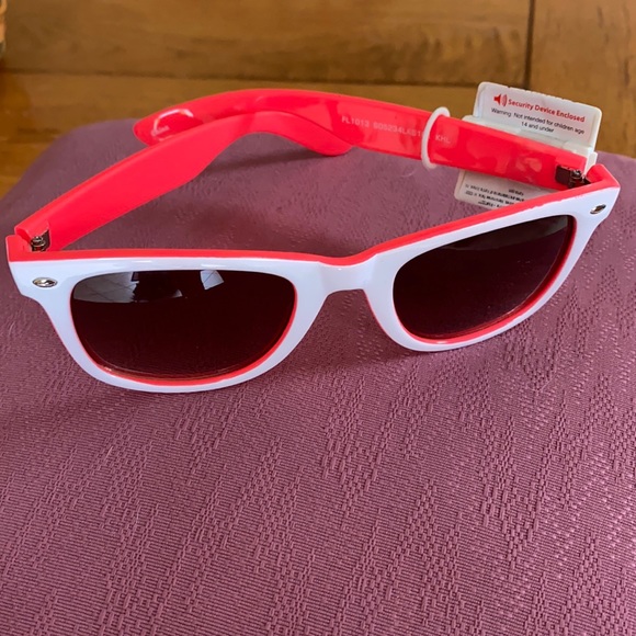 Sunglasses - Picture 1 of 2